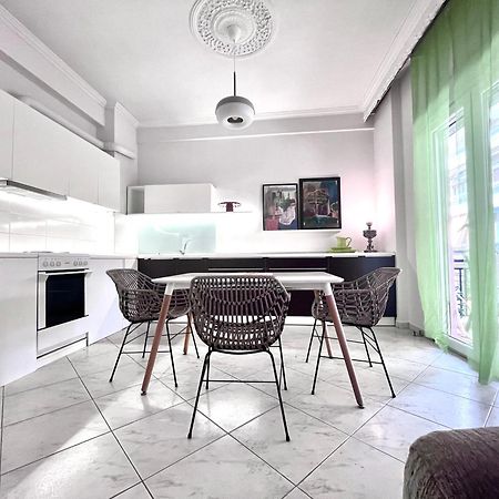 Central 7 - Stylish Apartment Komotini Bagian luar foto