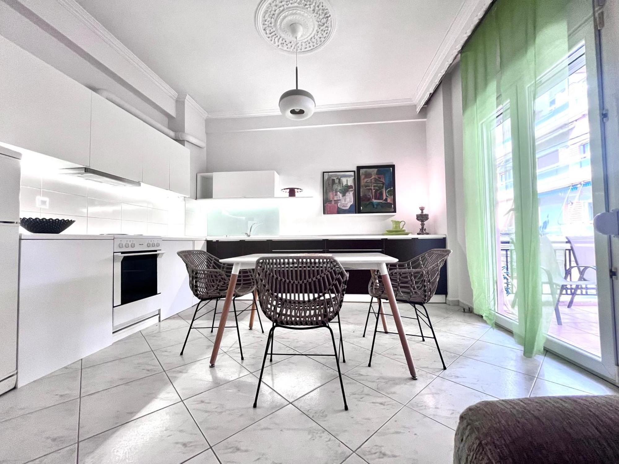 Central 7 - Stylish Apartment Komotini Bagian luar foto