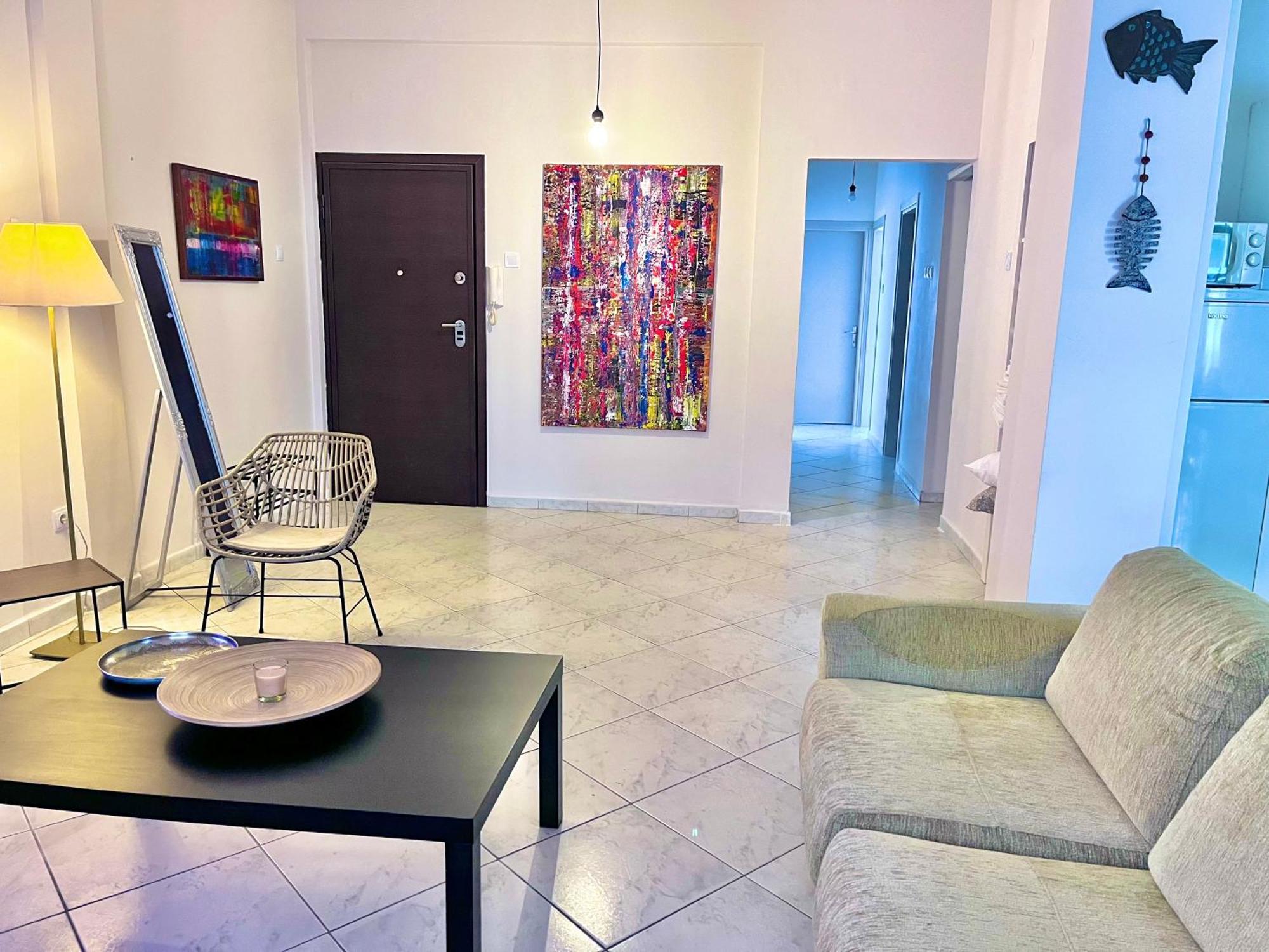 Central 7 - Stylish Apartment Komotini Bagian luar foto